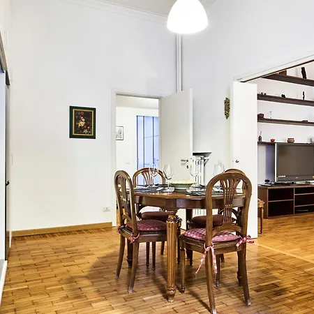 Charming Urban Retreat, Brera - Porta Nuova Milão